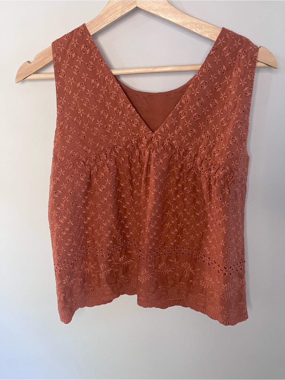 LOFT Womens Rust Terracotta Eyelet Embroidered Cotton Sleeveless Tank Top Small - Picture 2 of 6
